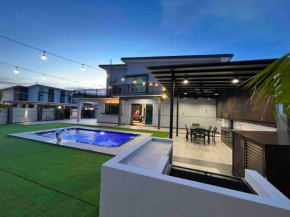 The Tropiical Private Pool by Hometel